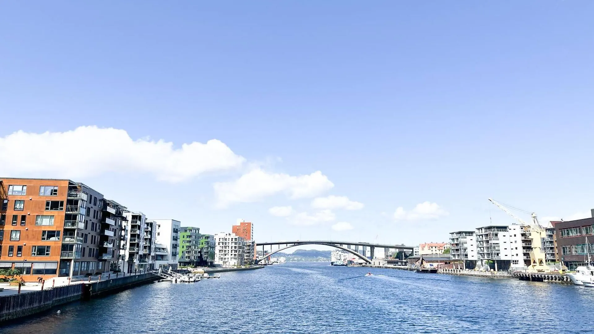 Urban Fjordscape Apartment Bergen